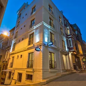 Otel Invictum
